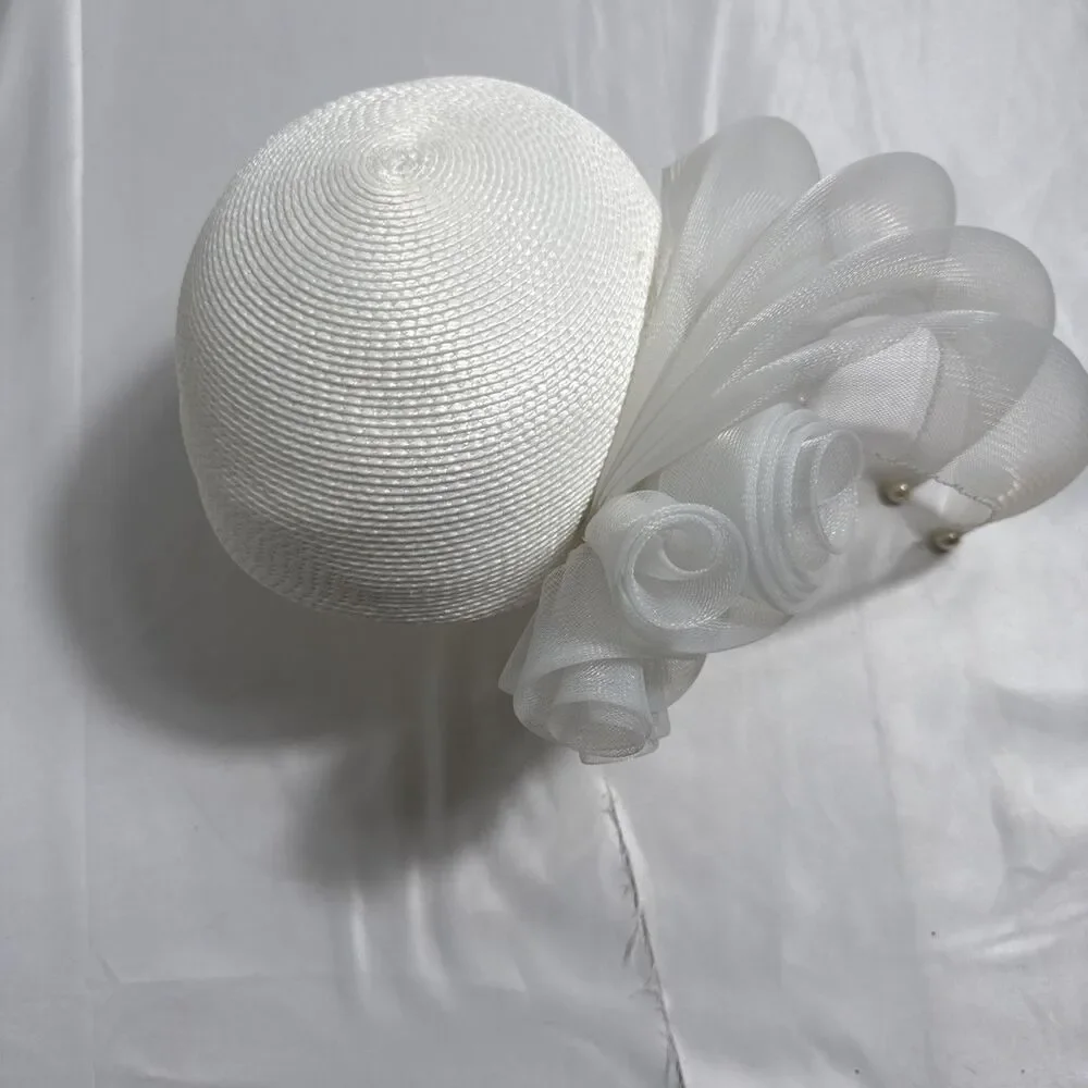 Mr. John Signature Series White Fascinator Hat Women’s 6 1/2 Straw Tool Beads